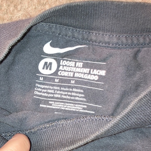 Men’s Gray Nike short sleeve tee - Picture 3 of 3